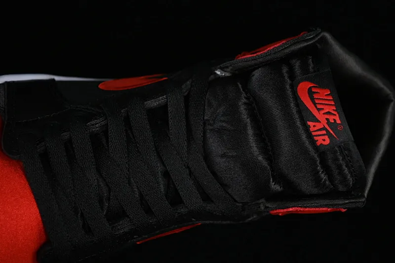 All Categories Air Jordan Jordan Series Basketball Shoes Air Jordan 1 High L Version Air Jordan 1 High OG "Satin Bred" AJ1 Joe 1 Silk Forbidden Wear FD4810-061